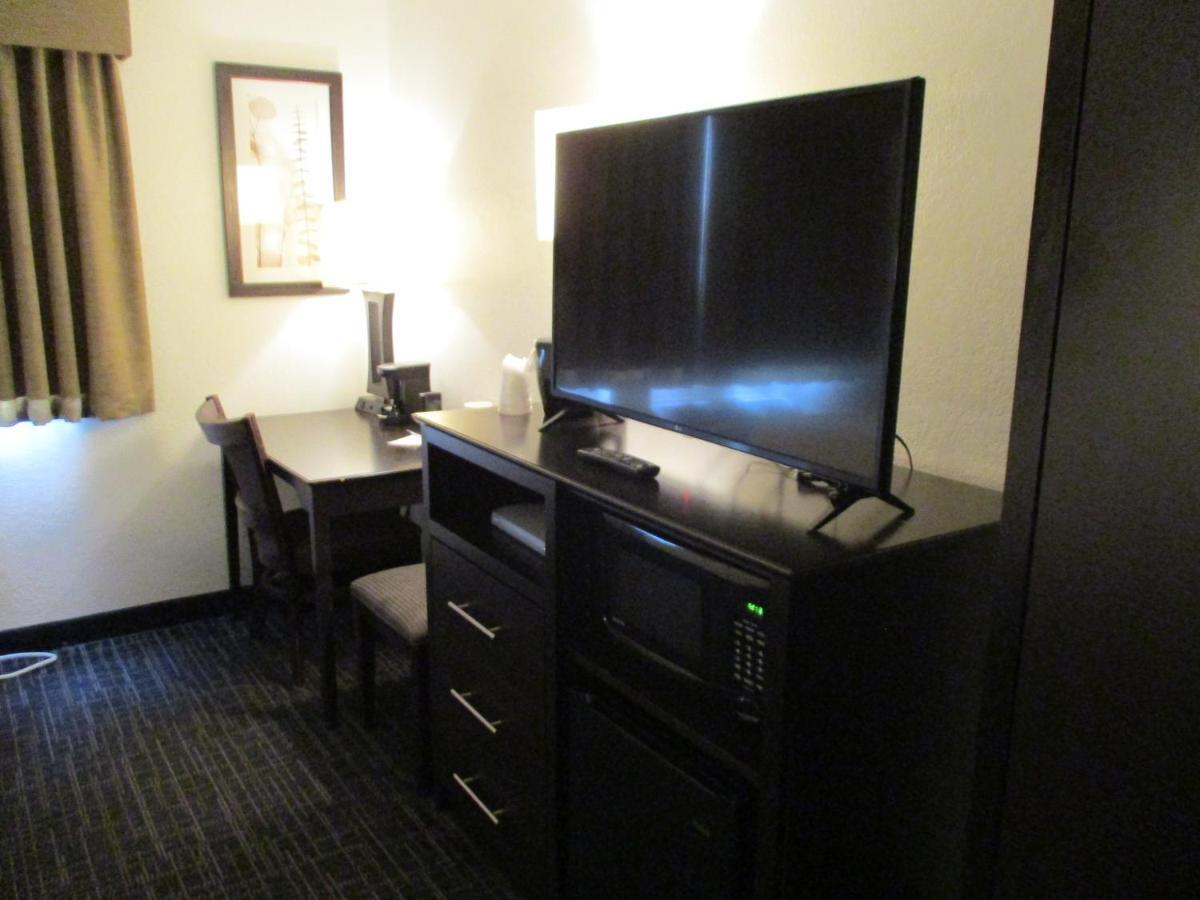 Americinn By Wyndham Hayward Ngoại thất bức ảnh