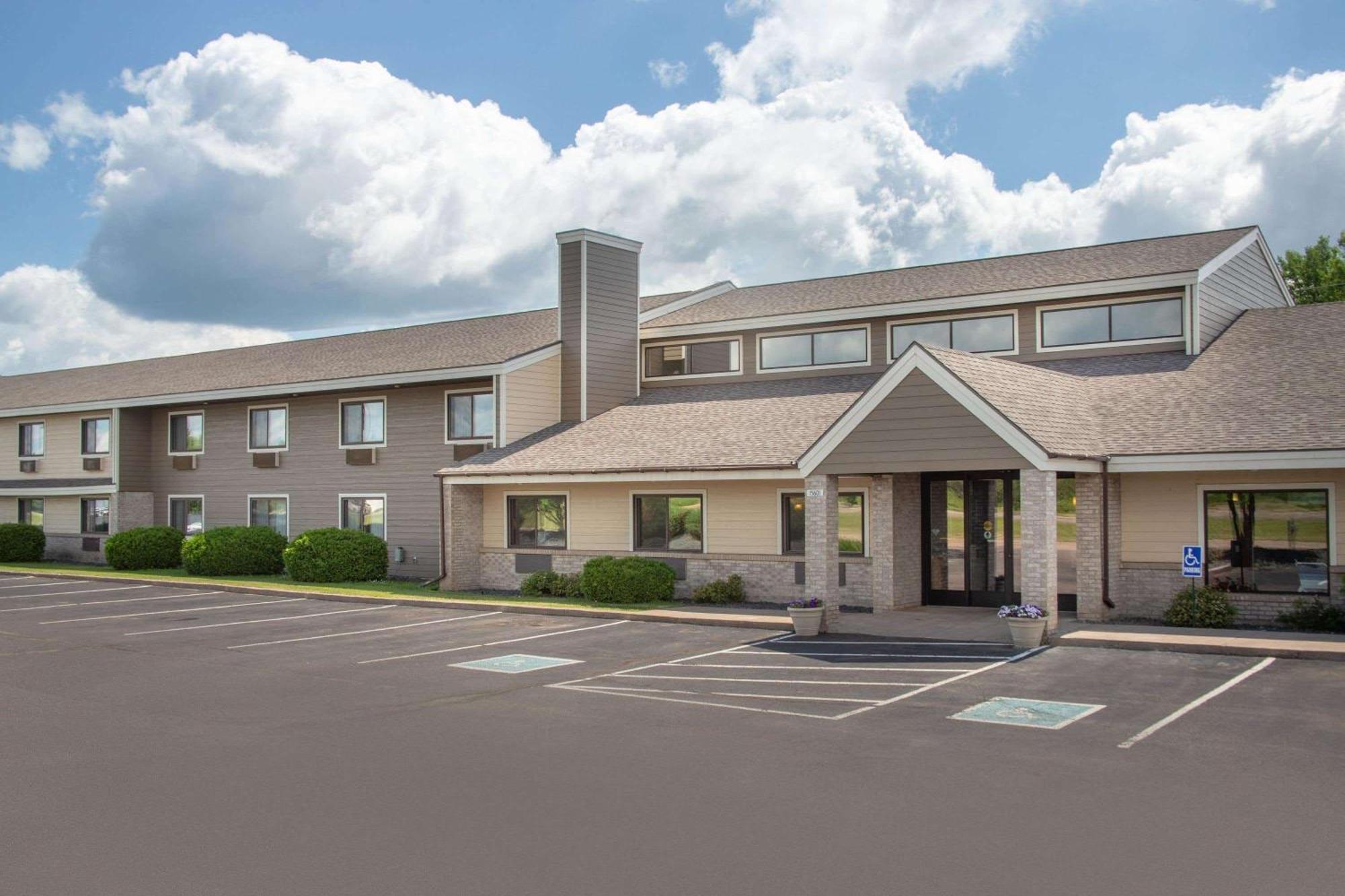 Americinn By Wyndham Hayward Ngoại thất bức ảnh